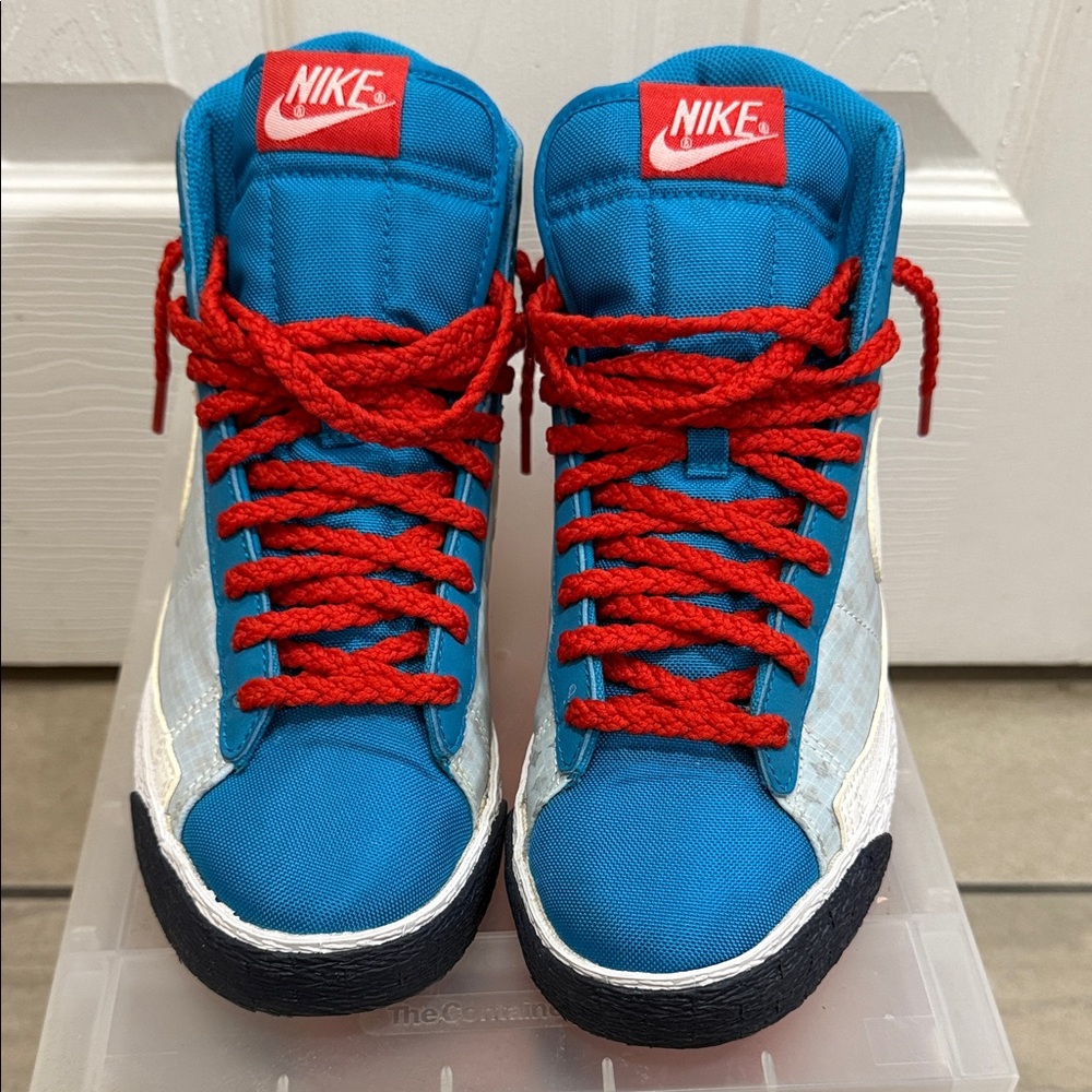 Nike Kids Turquoise and Red Sneakers